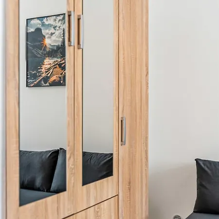 Secret Courtyard Apartment